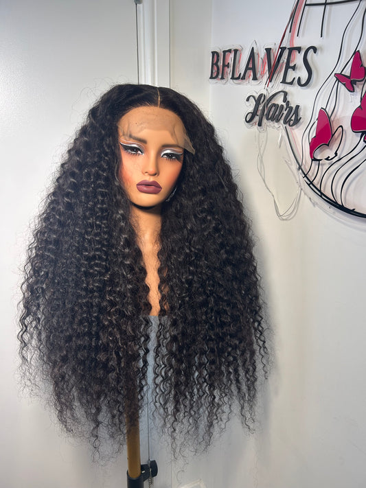 28” SDD Moana curls with a 5x5 Glueless closure. Website Exclusive 280£